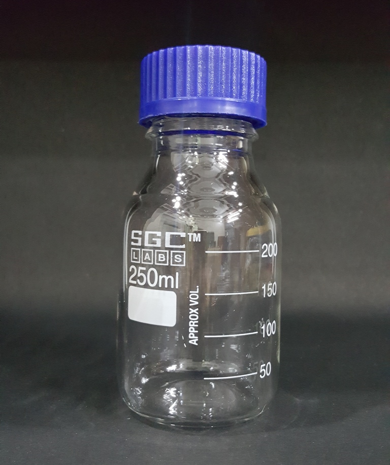 Clear Glass Graduated Reagent Bottles with Screw Caps and Drip