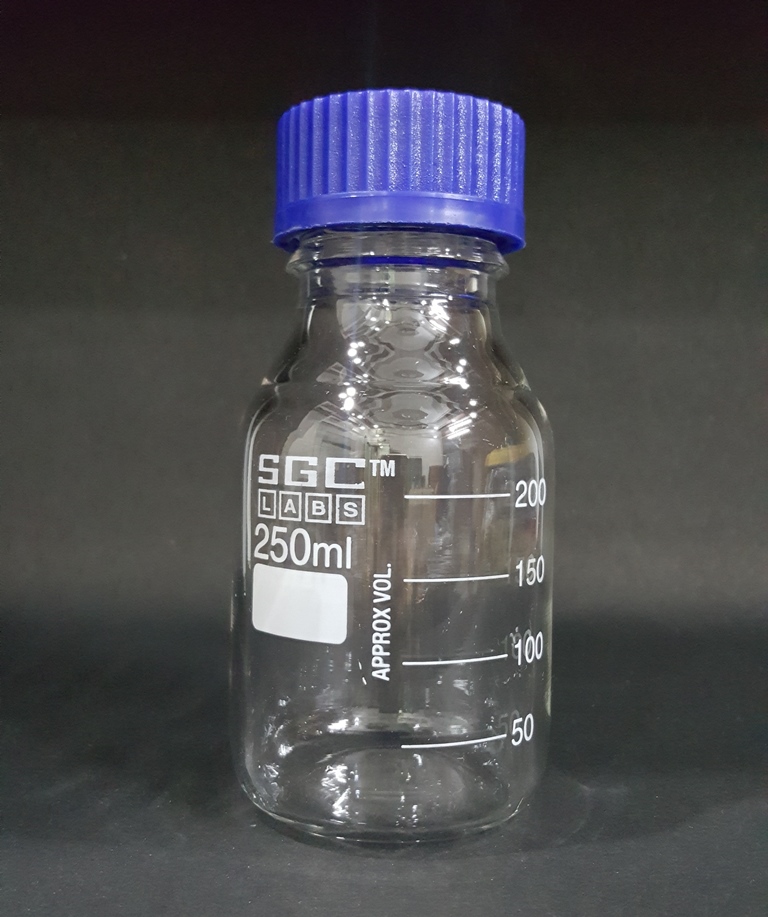 https://labsglass.com/wp-content/uploads/2021/05/250-ml-screw-cap-media-storage-bottle-plain-glass.jpg